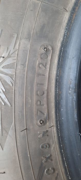 4 броя зимни гуми 195 65 15 8мм дот20 Toyo