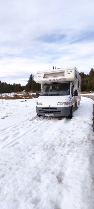 Кемпер под наем за шест човека от 75 евро за ден
