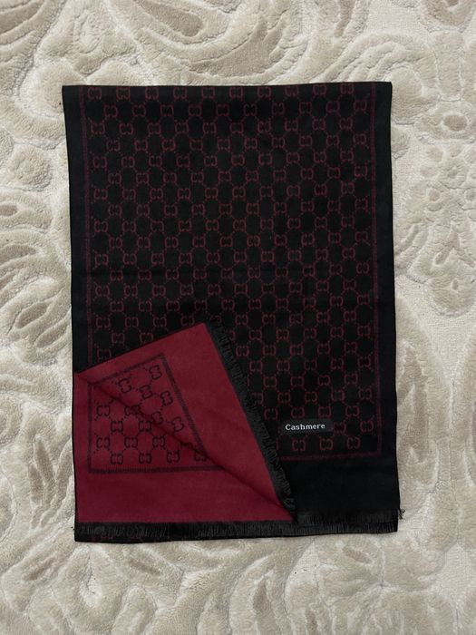 Fular casmir NOU, model Gucci