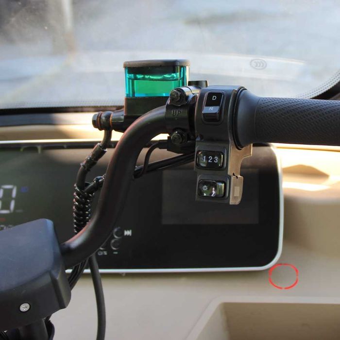 Електрическа триместна триколка Max Motors NEW GOLF RED SOLAR