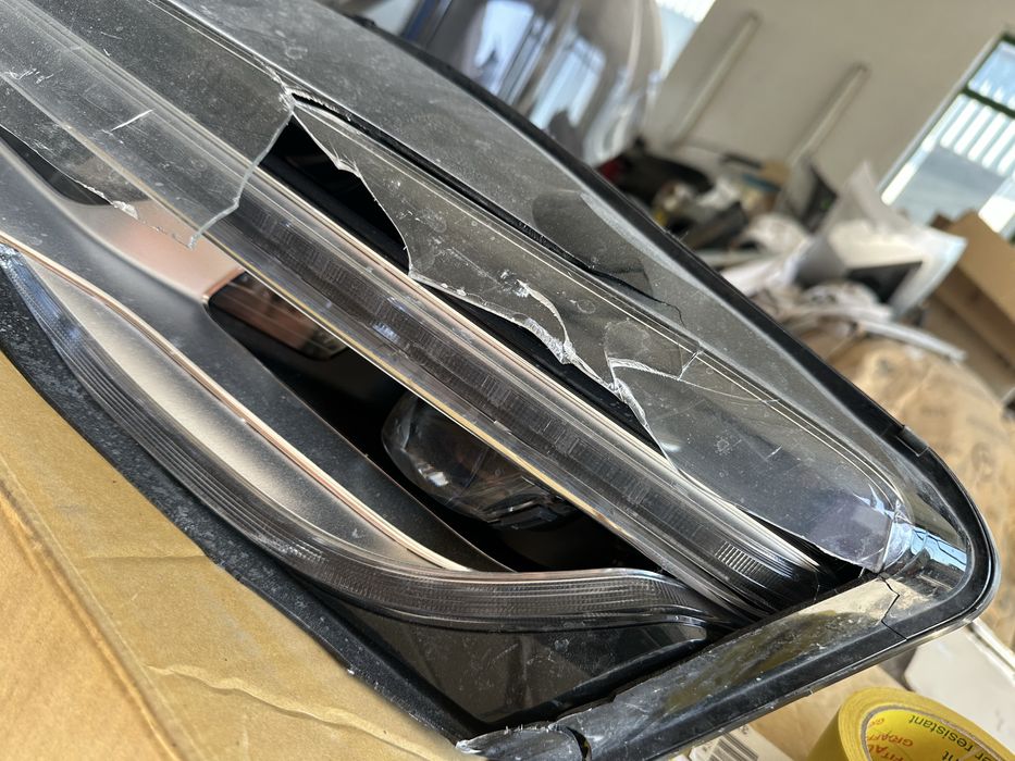 Audi R8  ляв фар за Части ОЕМ