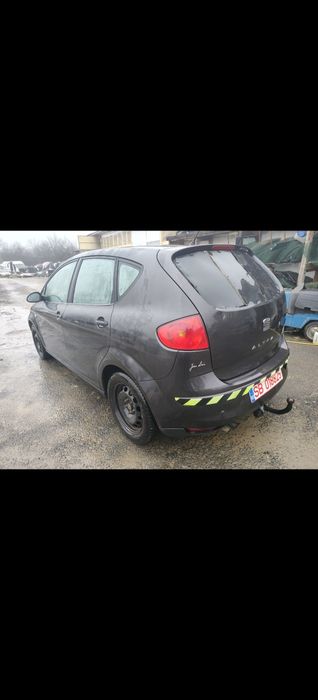 Piese   ușa bara fata spate  faruru  haion planșa bord stopuri caseta direcție ceasuri bord geam macara planetare egr compresor jug  stop Seat alteea