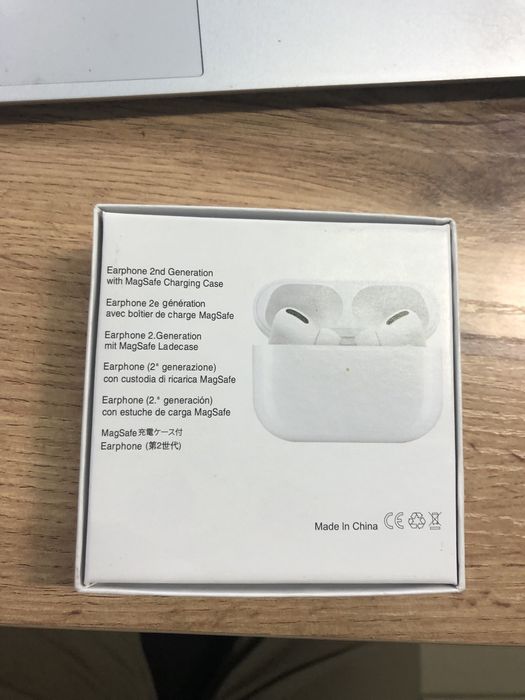 AirPods наушники