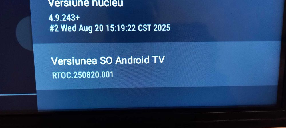 Televizor JVC smart cu telecomanda conform imagini anunt