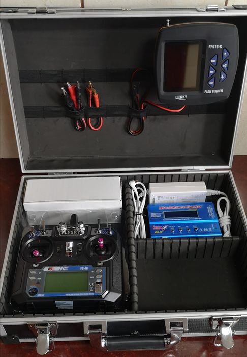 Navomodel de viteza cu Sonar Color si Telemetrie