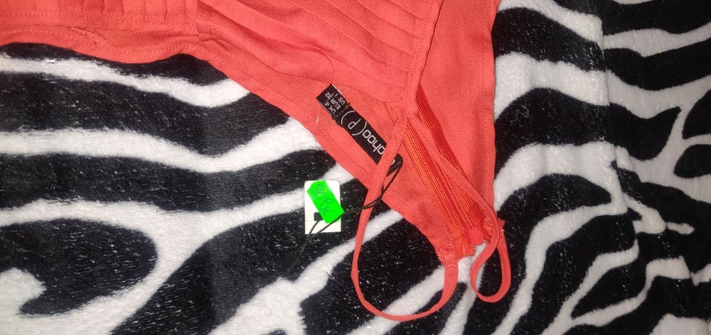 Rochie noua cu eticheta