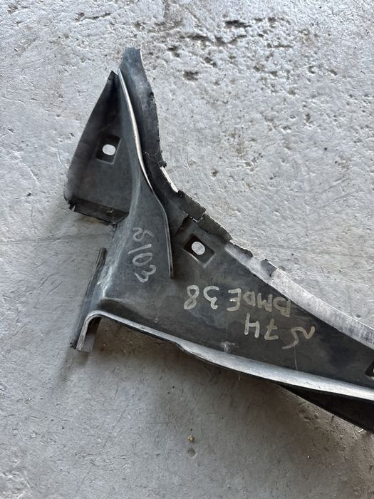 Жабо на БМВ Е 38