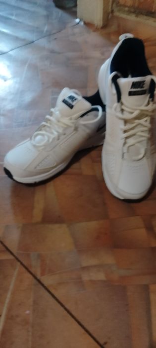 Кросовки Nike новые
