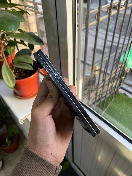 Samsung galaxy z fold 5 5G 12/256gb holati ideal
