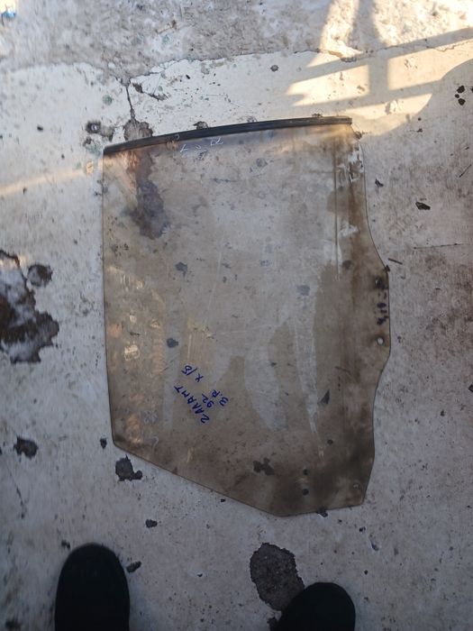 Стекло двери Митсубиси Галант 1992г