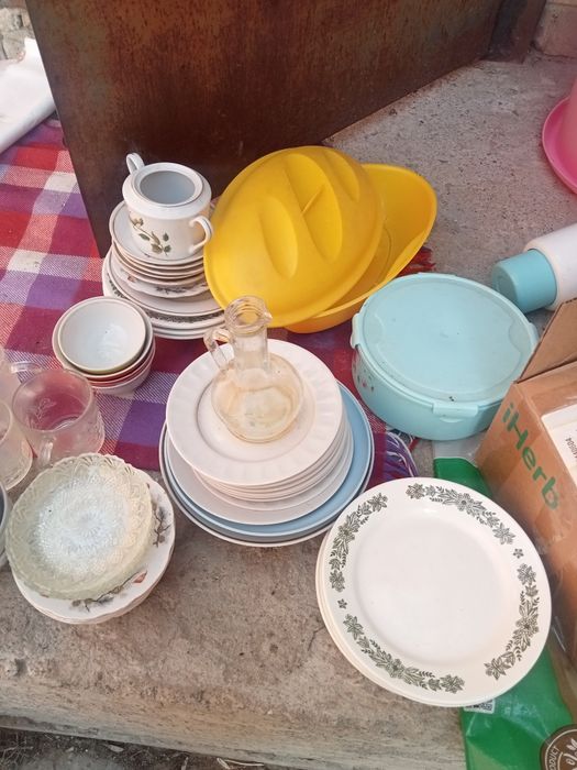 Посуда разные есть тарелки