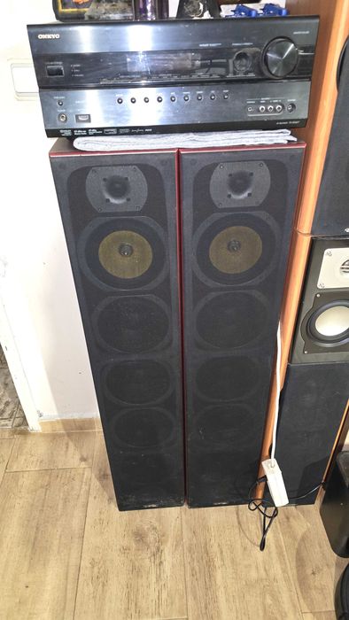 Тонколони LTC V7B-MA 440W