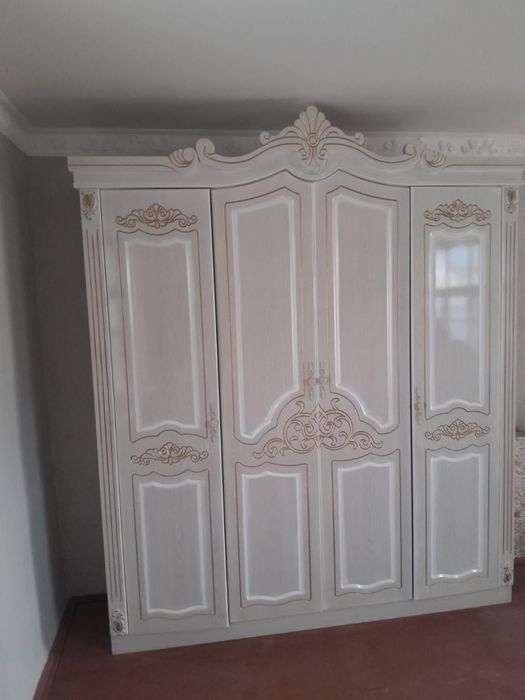 Spalni komplekt sotiladi derli yangi