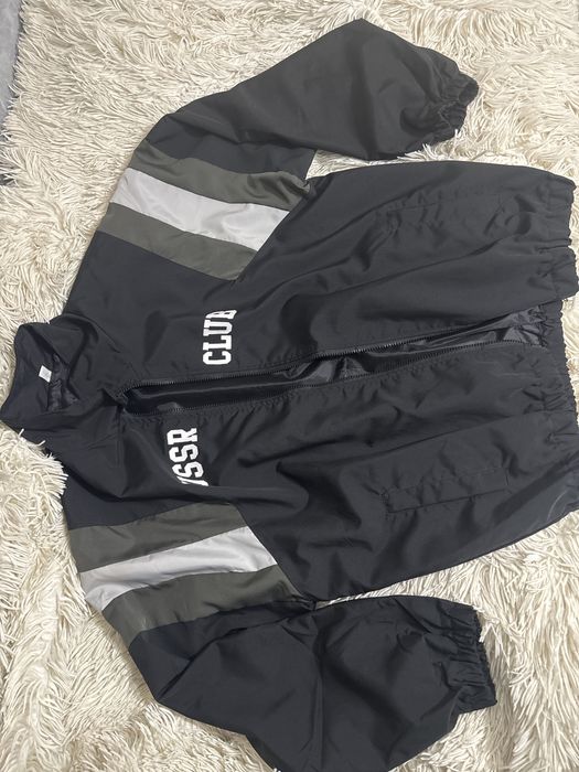 Ветровка черного света