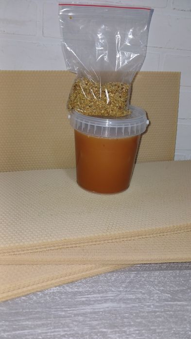 Воск пчелиный. Мёд горный. Пыльца.