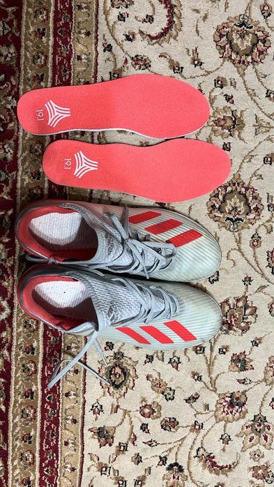 продам сороконожки адидас