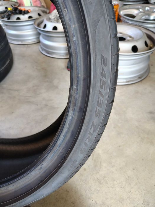 2бр.летни гуми PIRELLI 245 35 19 DOT22 цена за брой