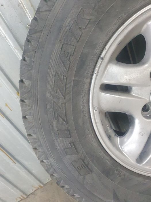 Продам запаску от лексуса .