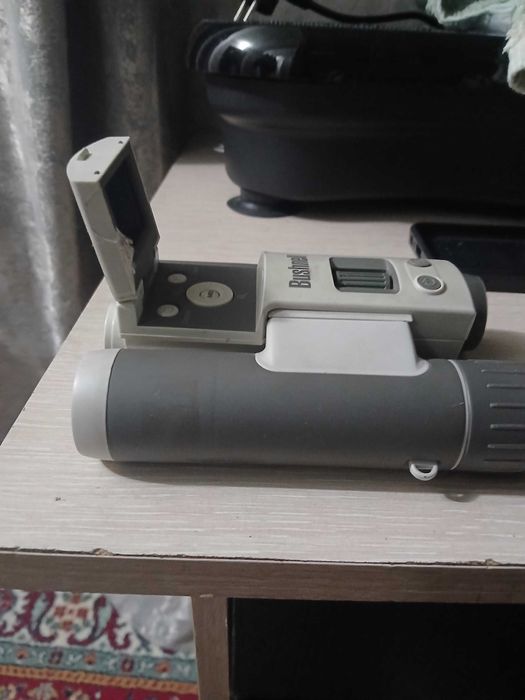 Цифровой бинокль Bushnell с камерой.