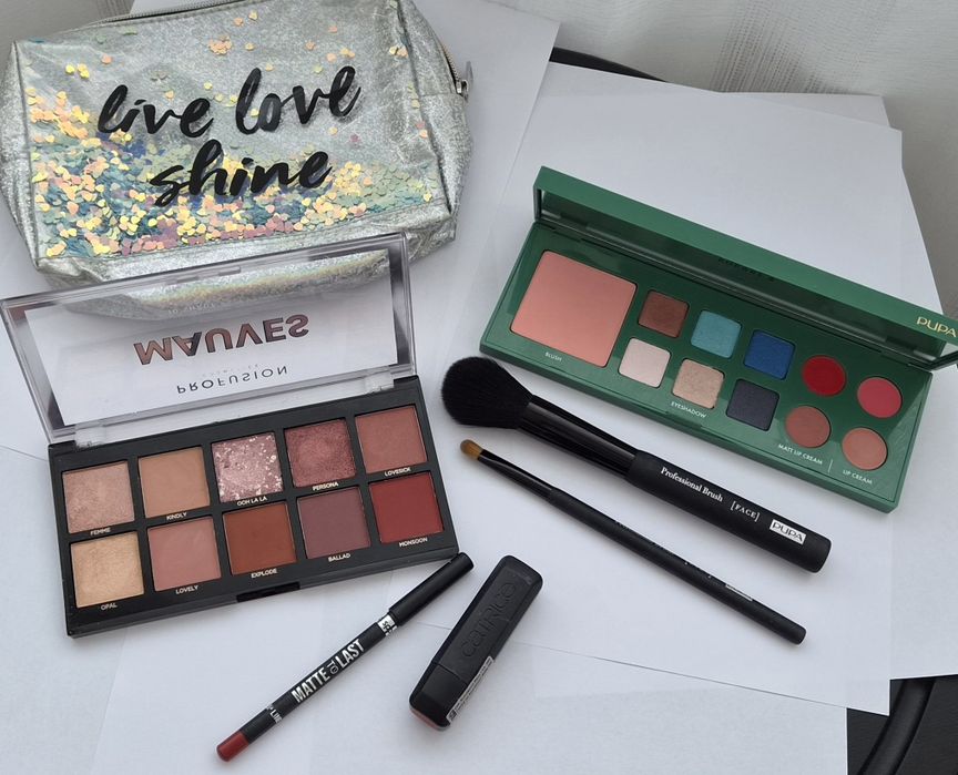 Trusa make-up femei