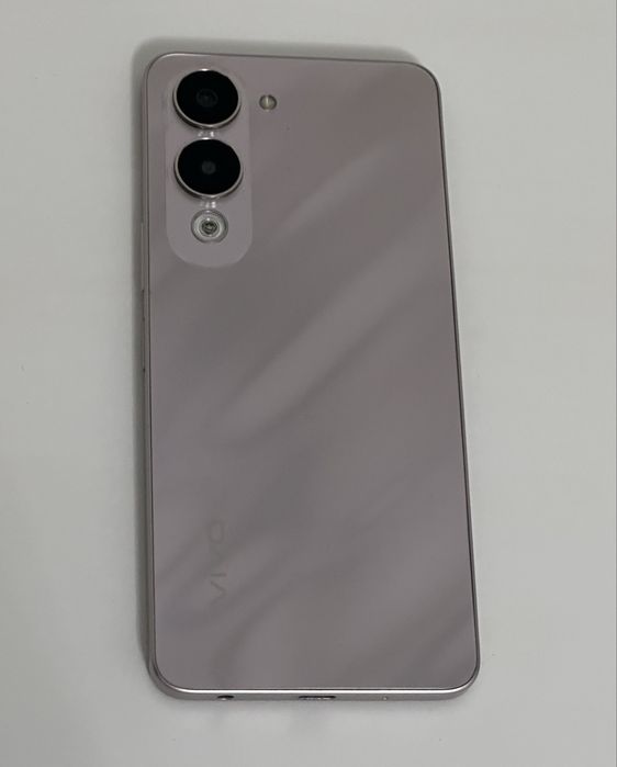 Vivo Y04 телефон