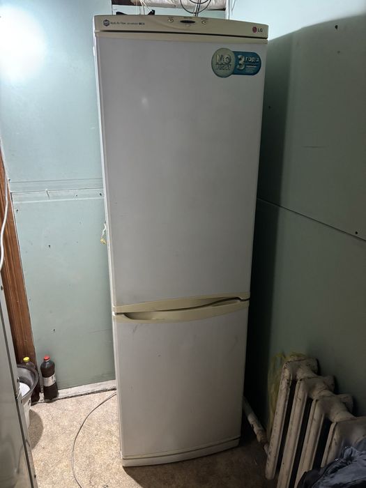 Продам холодольник, работает