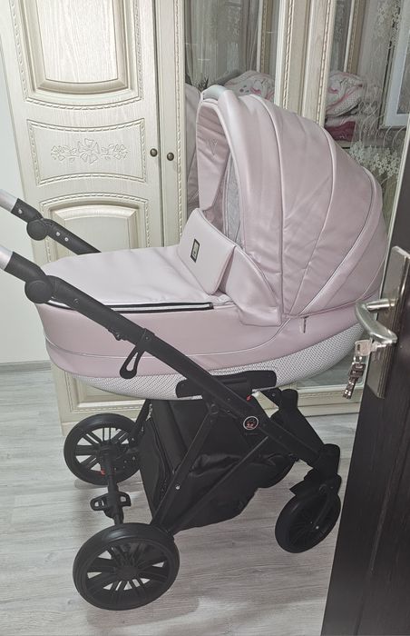 Căruț 3in1 folosit foarte putin! Nu e negociabil