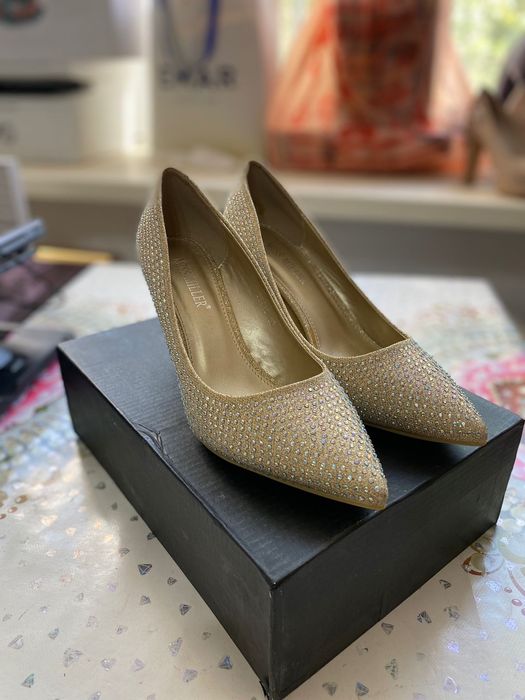 Продам туфли бежевый