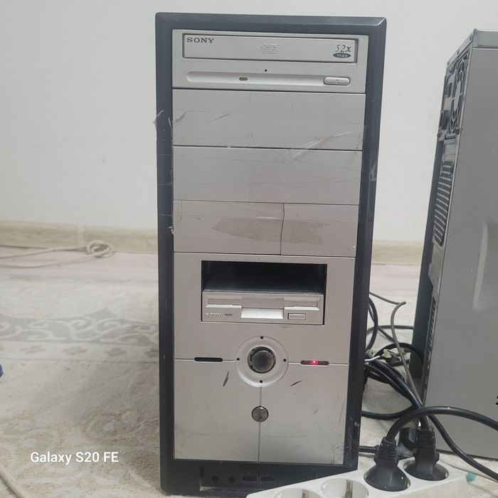 Продам компьтер  один работает один нет