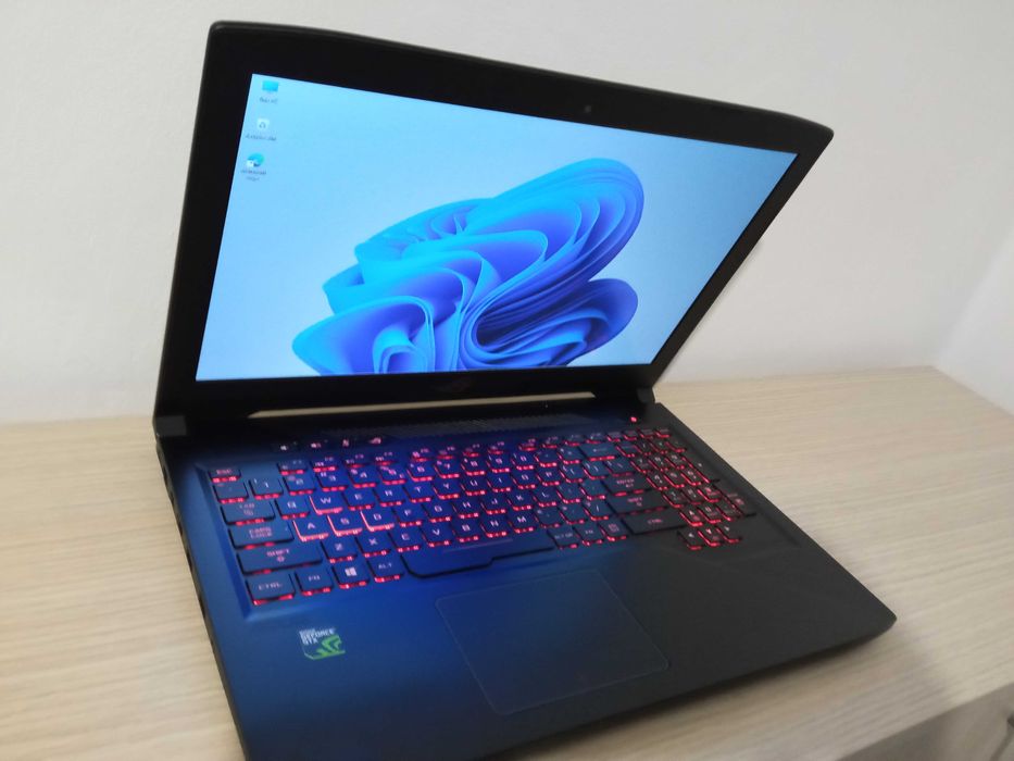 Laptop I7 32GB ram ULTRA GAMING placa video dedicata NVIDIA ecran 15.6 inch IPS 2 placi video windows 11 SSD nvme tastatura iluminata ASUS ROG STRIX