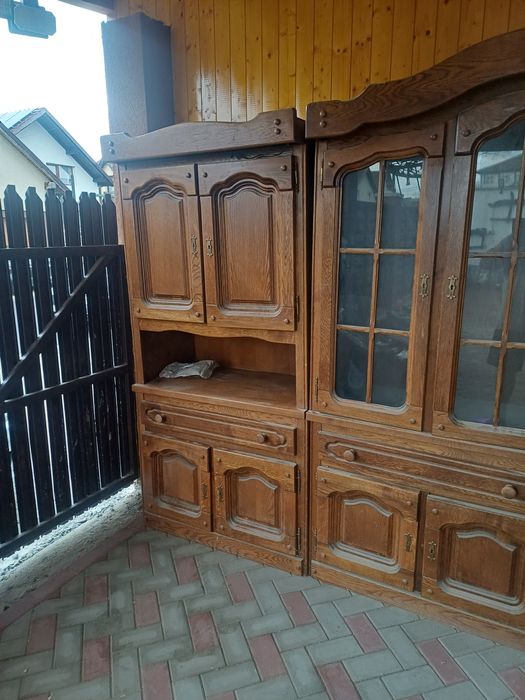 Mobila veche de stejar