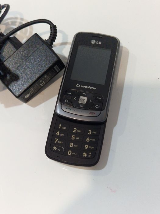 Telefon cu display generos