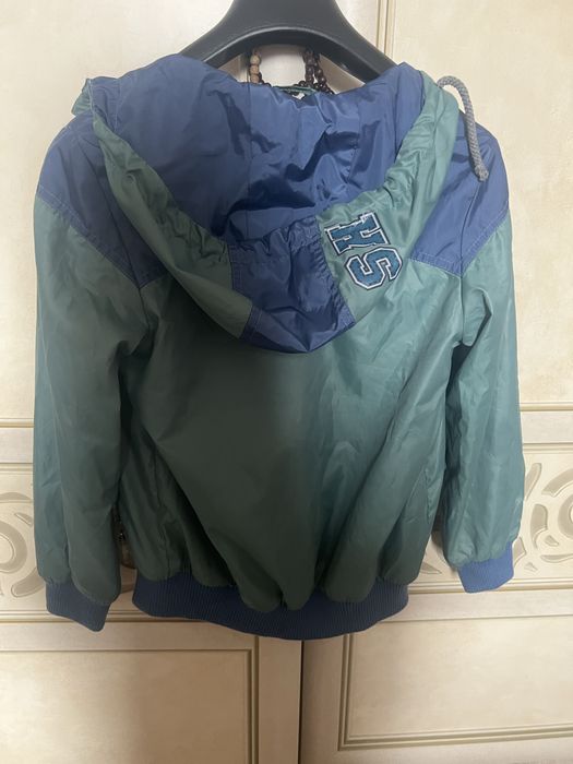 Продам детскую куртку-ветровку