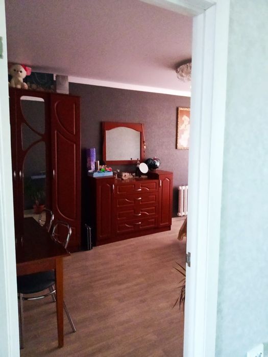 продам 4 -х комнатную квартиру