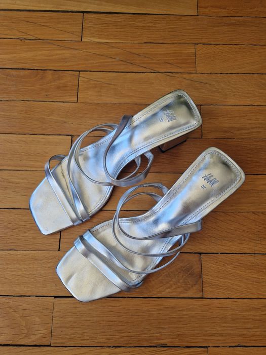 Сандали на нисък дебел ток 37 номер