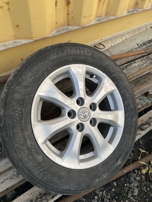 Продам резину 215/60/16