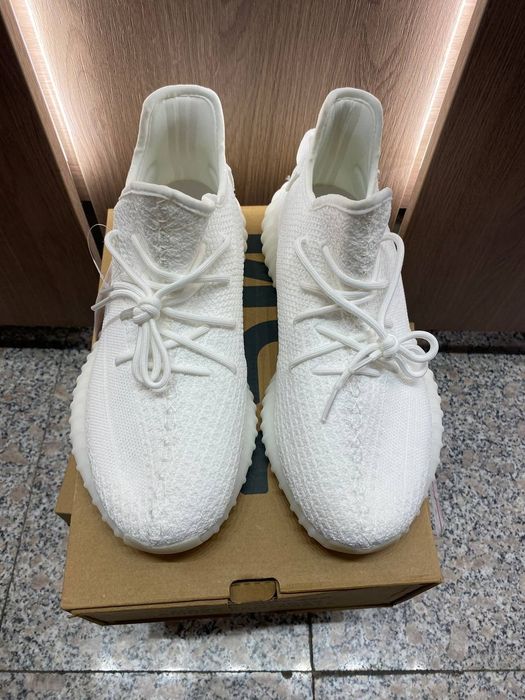Yeezy boost 350v2 cream white