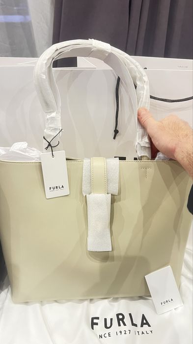 FURLA MIANOVA.100%ориг. В три цвята.Със сериен номер,2г. гаранция