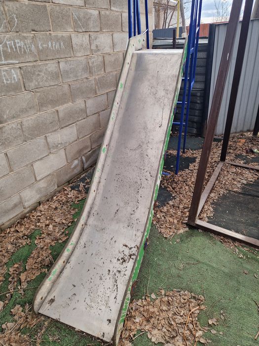 Продам горку детскую