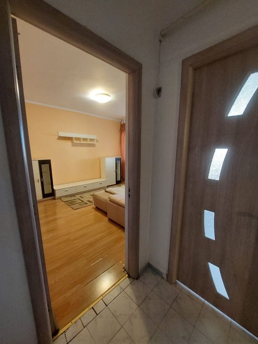Închiriez apartament 2 camere decomandat Hala Centrală