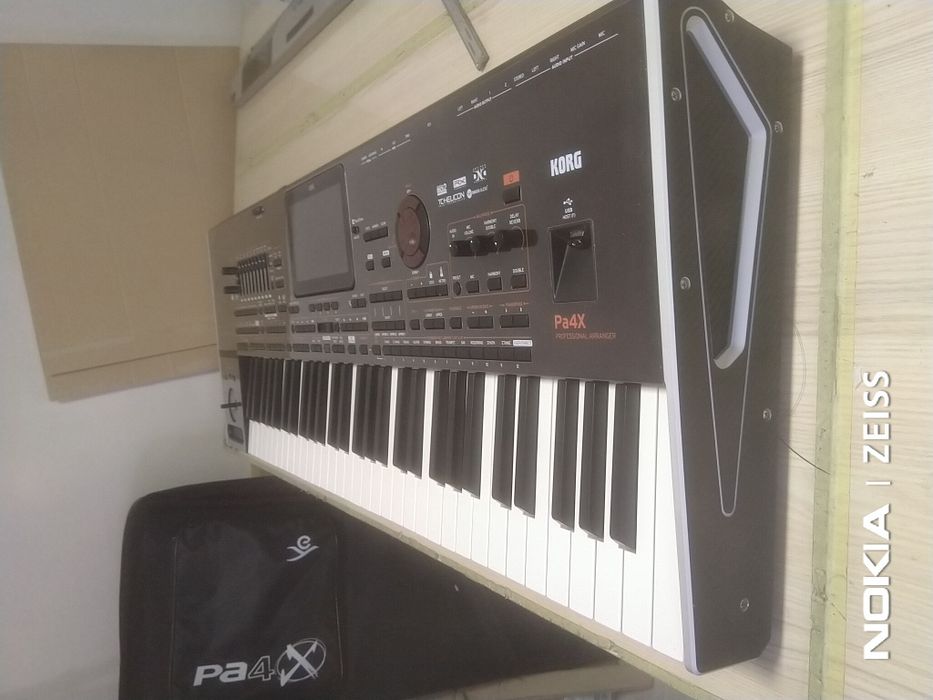 Корг KORG PA4x Топ състояние