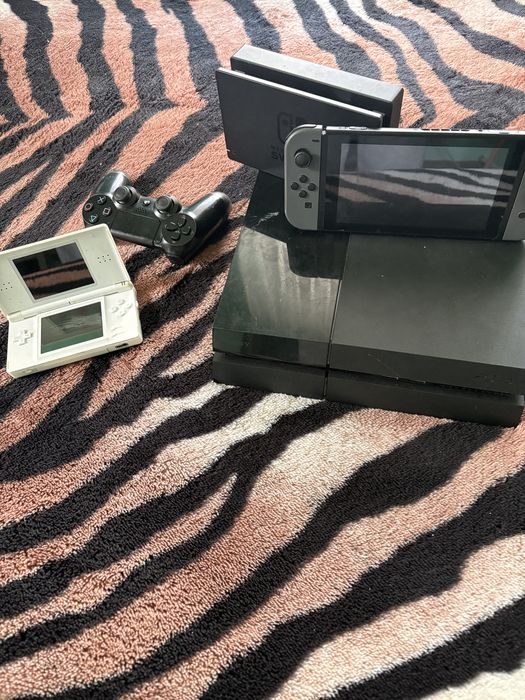 Vand lot jocuri video