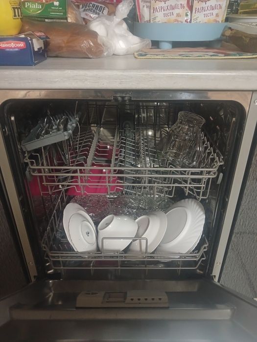 Продам посудомоечную машину