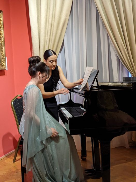 Ofer lecții de pian