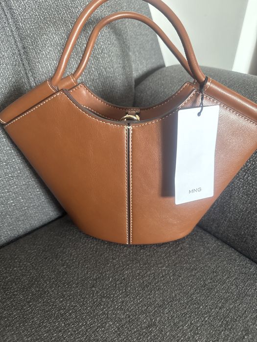 Mango нова кожена чанта само днес за 38 лв