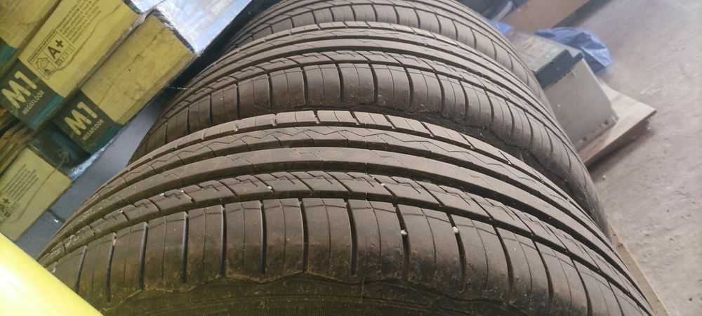 Vând jante aluminiu cu cauciuc