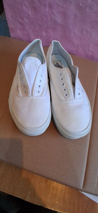 Teniși Vans mărimea 44,5,  10,5 man, 12 women