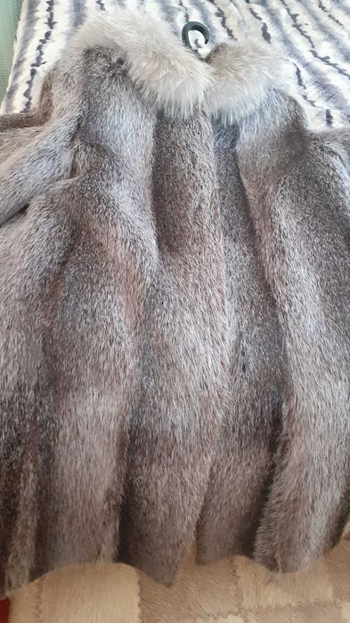 Продается  нутривая шуба