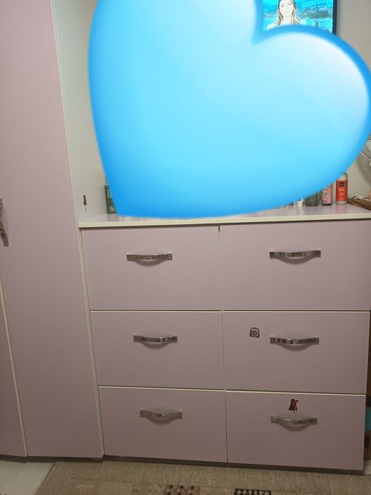 Șifonier și comoda în stare foarte buna.