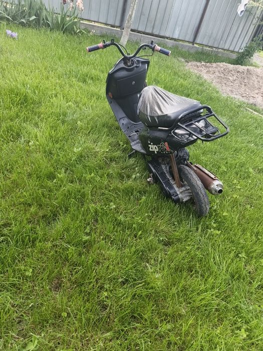 Продам китайский скутер  zip